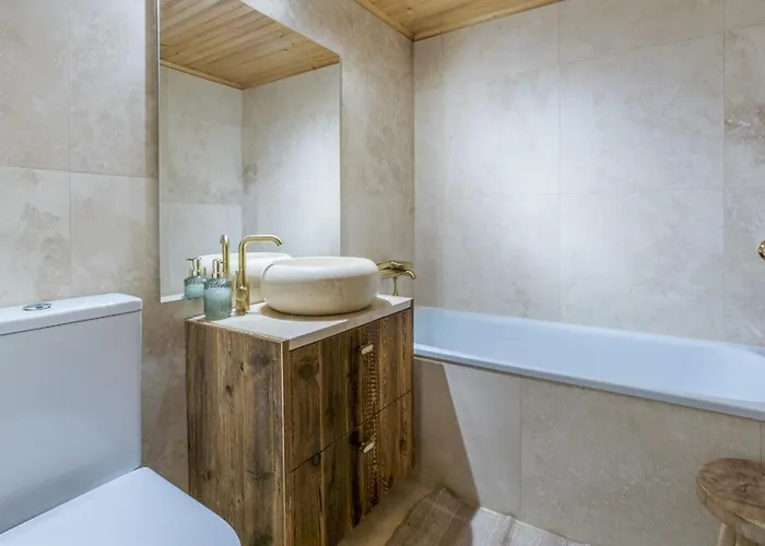 Σαλέ Ananda, Bei Gstaad Lauenen